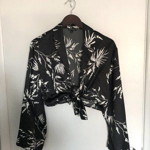 NWOT Dynamite Maeve Front Tie Crop Satin Top Black Floral Print Size Medium